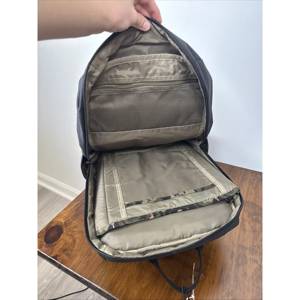 NWOT Thule Lithos 20L Laptop Backpack Charcoal Gray Nylon Multi-Pockets Travel